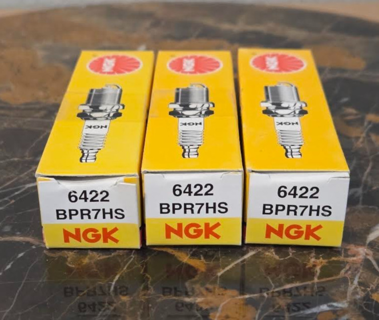 Genuine OEM NGK BPR7HS 6422 Spark Plugs Lot of 3