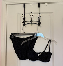 Victorias Secret Black Lace Underwire Bra 36B...