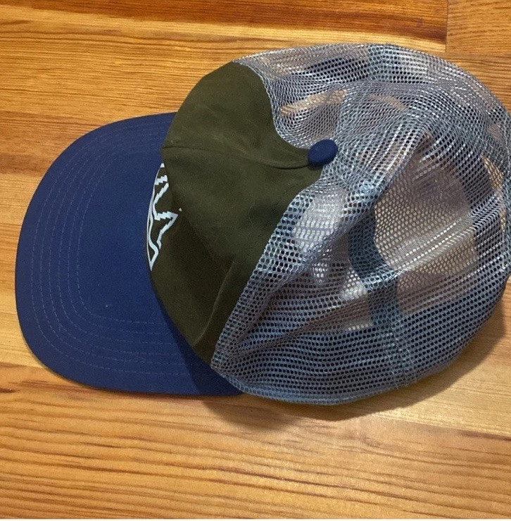 NWOT Signatures Trucker Hat With Mesh Backing In Olive, Navy  display picture 3
