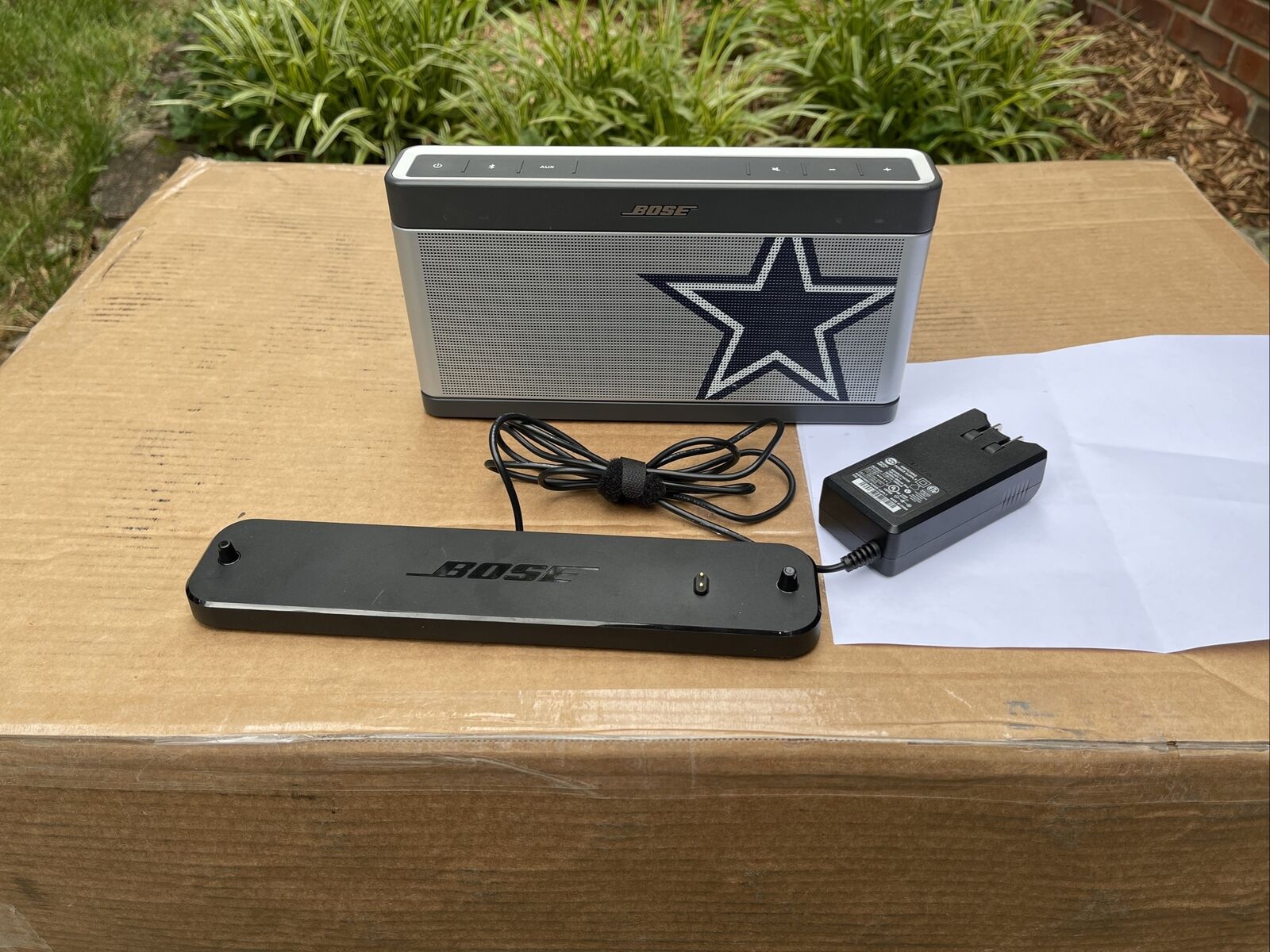 Bose SoundLink Bluetooth Speaker III Dallas Cowboys with charging cradle