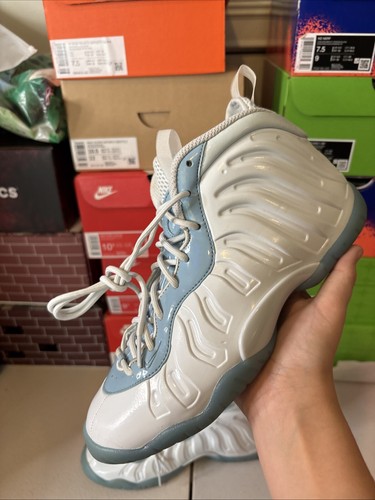 Nike Air Foamposite- Size 6.5 Boys -Blue And White Used No Box - Picture 2 of 6