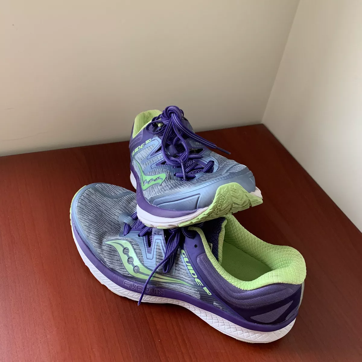 Saucony Everun Guide ISO Women s 10.5 Sneakers Shoes Purple And Grey 61464