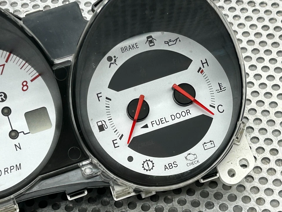 2000–2005 Toyota MR2 Spyder Instrument Gauge Cluster Unit 93K Miles - Image 4 of 4