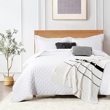 White Twin Size Quilt Bedding Sets with Pillow Sham, Lightweight Soft