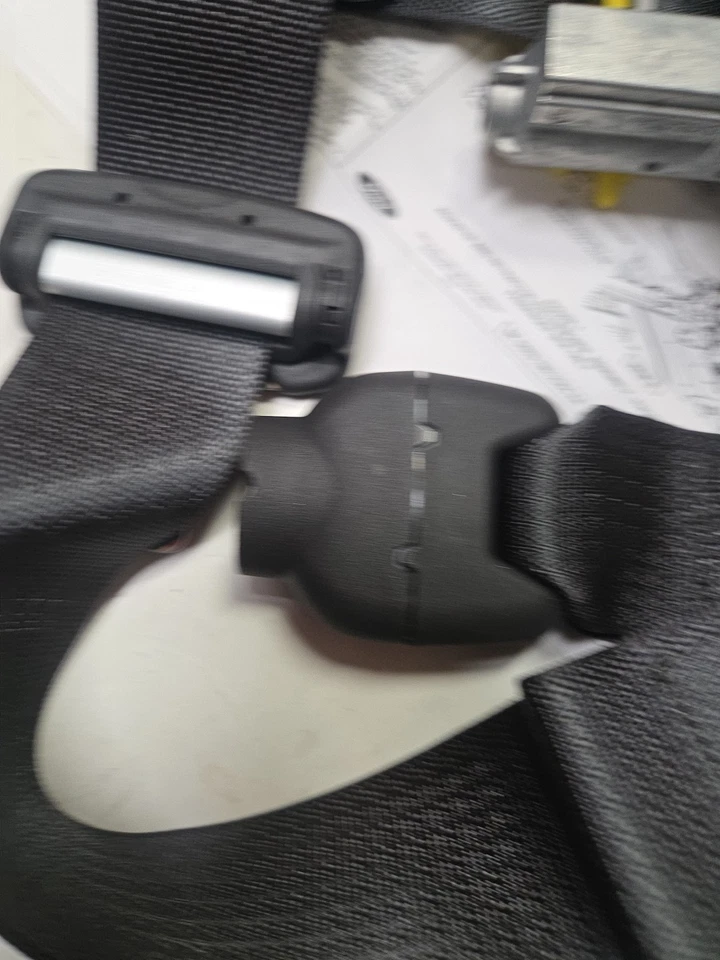 Cinturón de seguridad Explorer 13-15 negro lado del conductor delantero izquierdo LH LF sujeción OEM Ford Foto 3 de 4