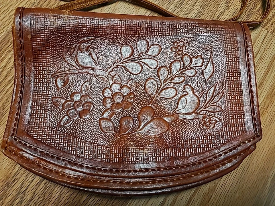 Bolso Bandolera Cuero Tooled Sillín Repujado Pájaros Flores April Cornell Foto 2 de 4