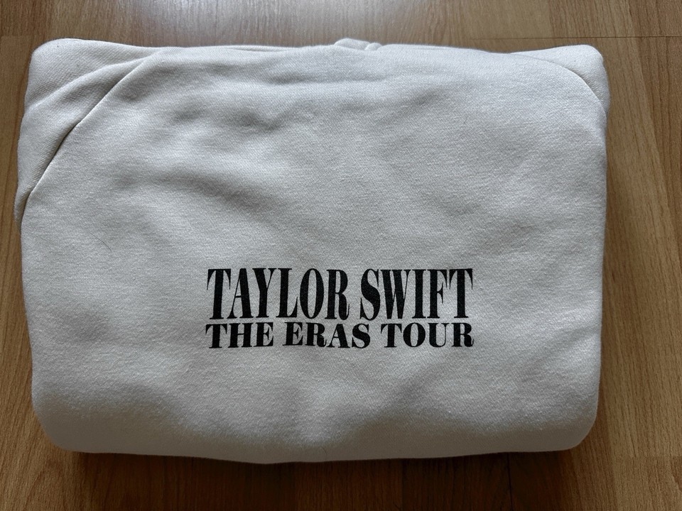 Taylor Swift Eras Tour Hoodie Beige Gr e XS Ungetragen Neuwertig Taylor swift eras tour hoodie beige gr e xs ungetragen neuwertig
