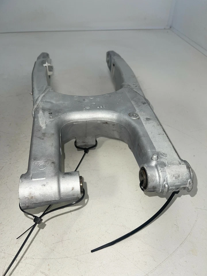 Honda CR80R 2002 98-07 OEM brazo trasero brazo oscilante suspensión soporte de rueda Foto 3 de 4