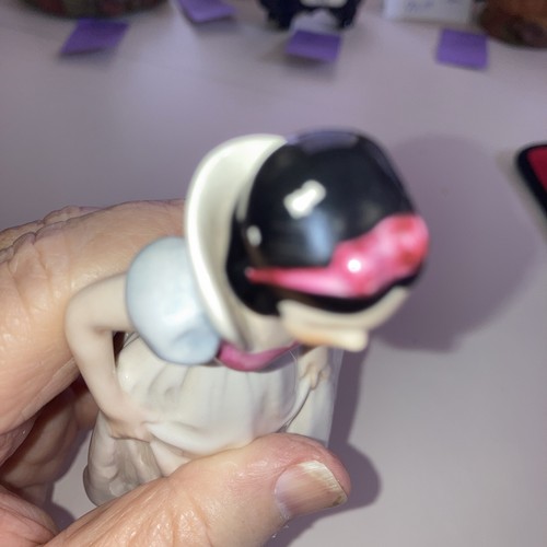Vintage Goebel Disney Snow White Porcelain Lady Figurine 5.75” Great Condition! - Picture 2 of 4