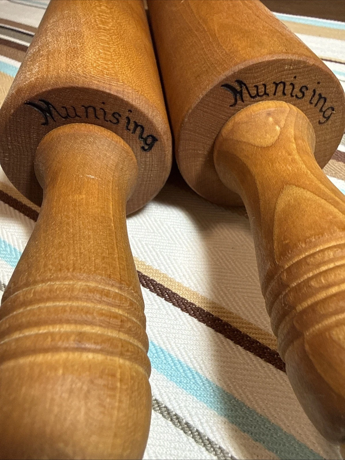 Munising Vintage Rolling Pins 17 1/2" Hardwood Smooth Farmhouse Baking Decor
Opens in a new window o