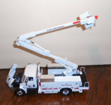 NEW FIRST GEAR TEXACO PORT ARTHUR INTERNATIONAL 4400 BOOM BUCKET TRUCK 19-2891