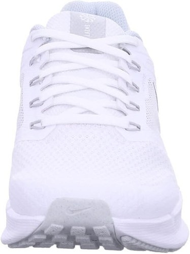 Nike Mujer Swift 3 Zapatos para Correr en Carretera Tenis, Blanco/Plata Metálico DR2698101 - Imagen 4 de 7