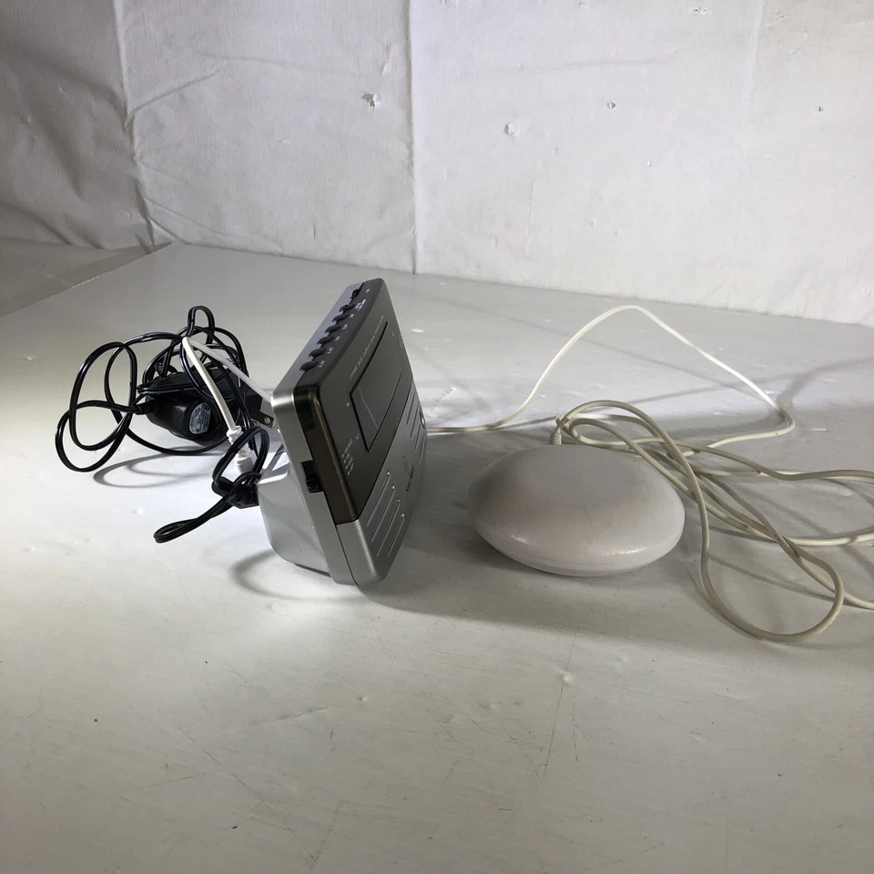 Reloj despertador doble pantalla tamaño jumbo Sonic Alert LOUD SB200SS-v3 Foto 2 de 4