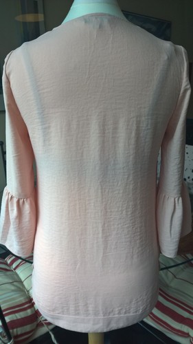 Next Damen Pfirsich V-Ausschnitt Glockenärmel Bluse Größe 6/EUR 34 - Bild 5 von 5