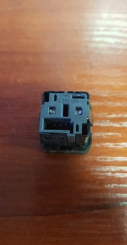 BMW ZENTRALVERRIEGELUNGSSCHALTER 8360828