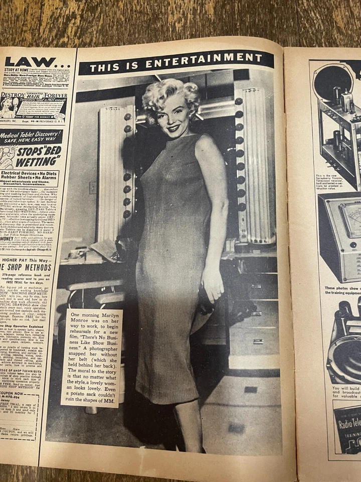 Night and Day Magazine September 1954 Marilyn Monroe Sophia Loren Pinup - Image 2 of 4