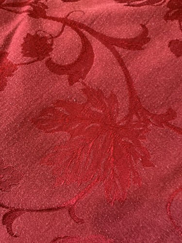 Vtg Large Tablecloth 8 Ft Diameter Damask Jacquard Burgundy Classic Design - Picture 2 of 3