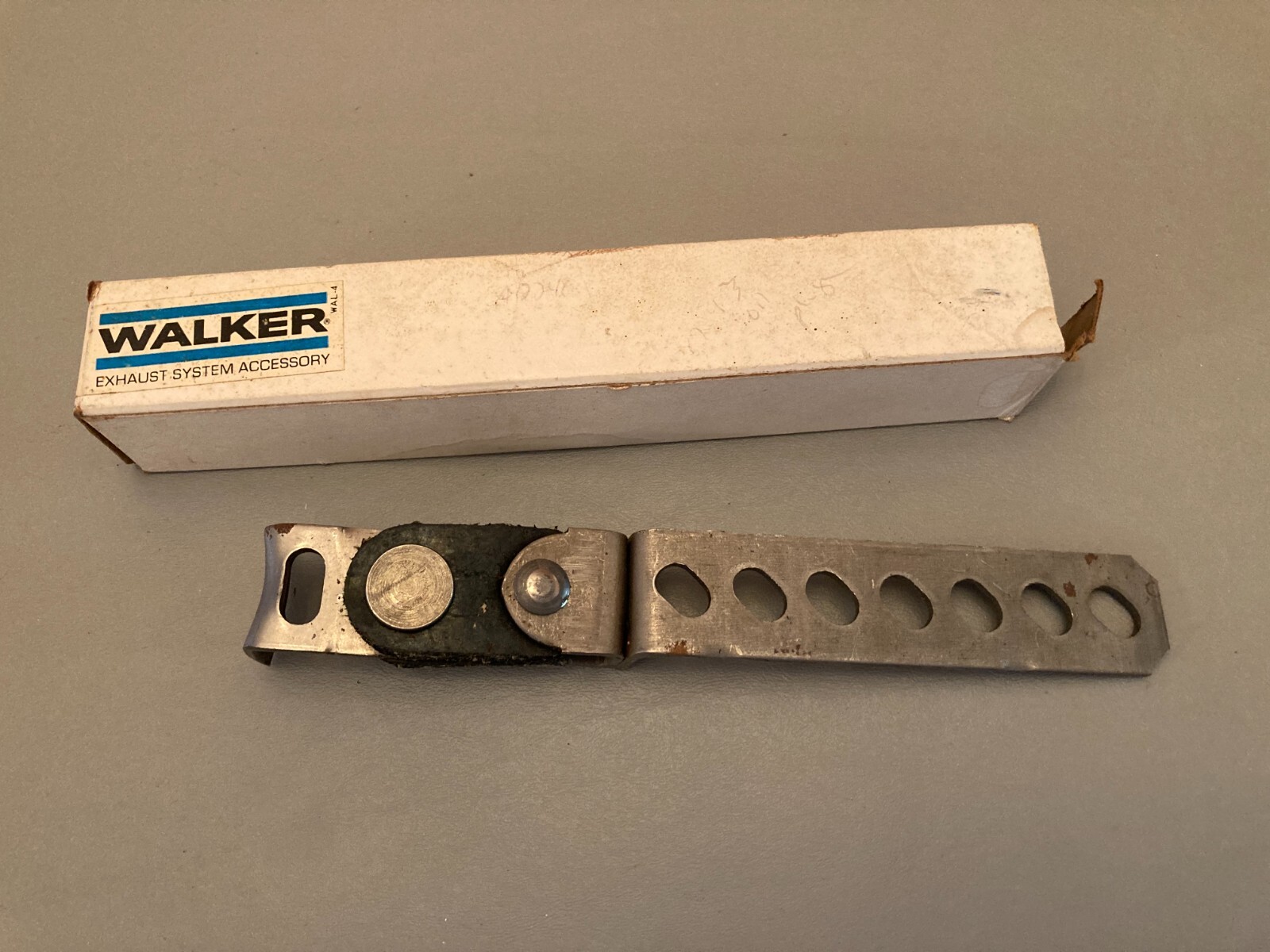 Walker Exhaust 35103 Exhaust System Hanger and Napa 35103 Hanger New
