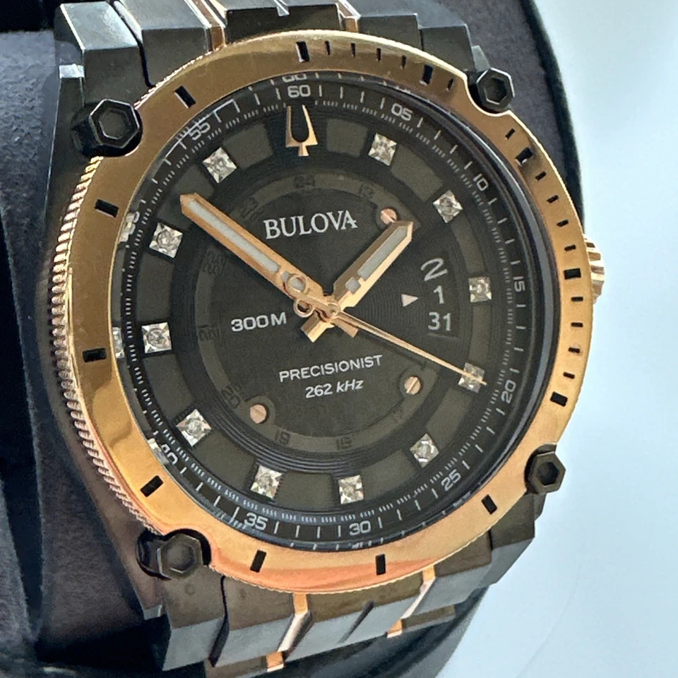 Reloj Bulova Precisionist Hombre Cuarzo Diamante Acento Dos Tonos Negro 46mm 98D149 Foto 2 de 4