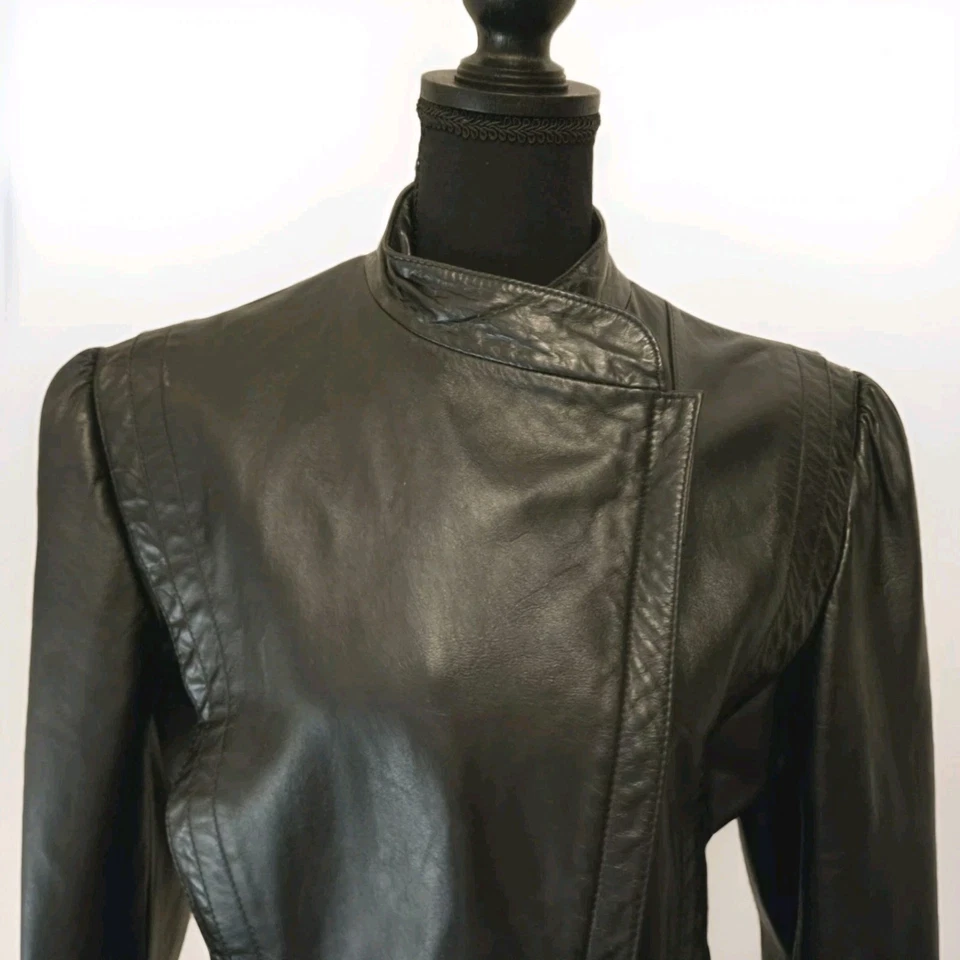 Chaqueta de motociclista punk recortada de cuero negra Wilson vintage años 80 90 para mujer 14 Foto 3 de 4