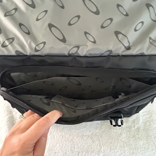 OAKLEY Ballistic Laptop Bag 2.0 Resistente Maletín Mensajero ¡Bolsillos Negros! Foto 4 de 4