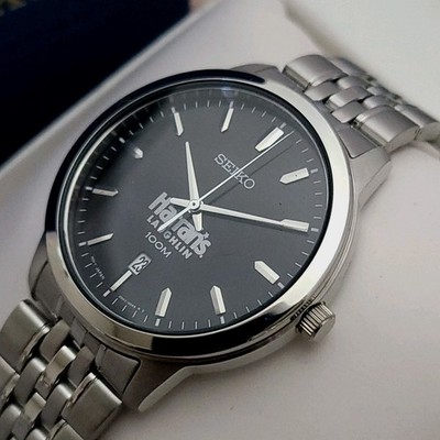 SQ7: NOS RARE MEN'S 41.5mm BOLD BLACK DIAL SEIKO HARRAHS DATE 100m WATCH A+ BOX