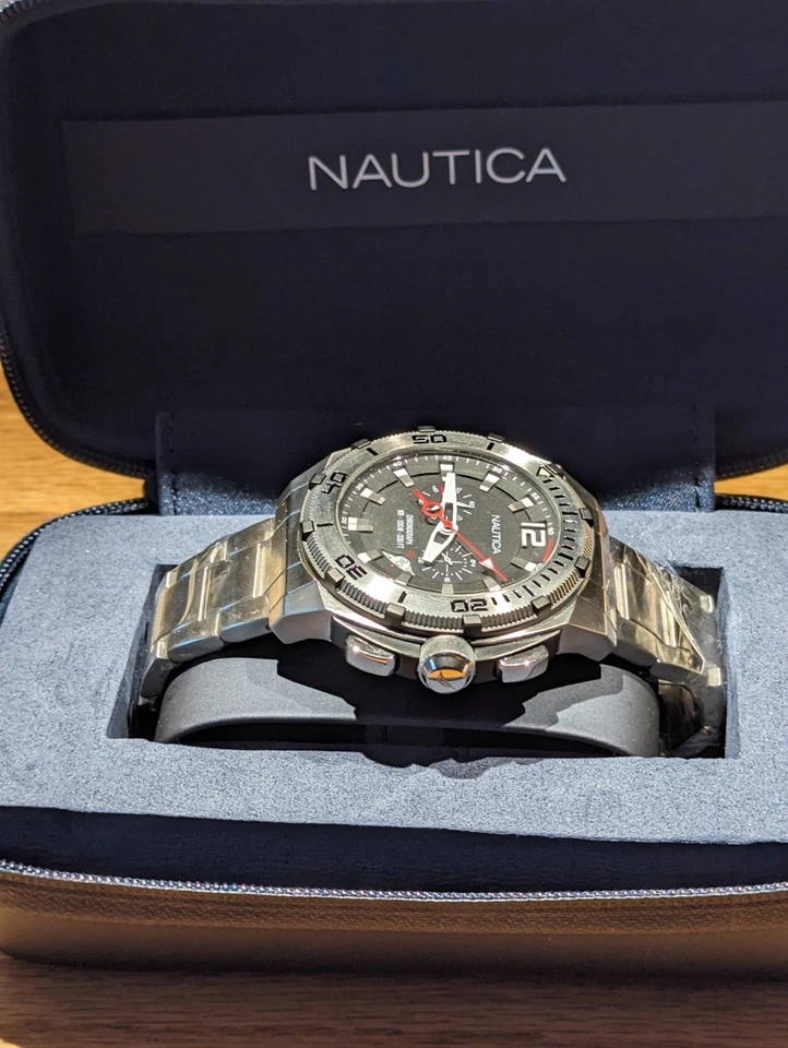 Nautica Chronograph Date 100M Mens Watch N31517G - image 4 of 4