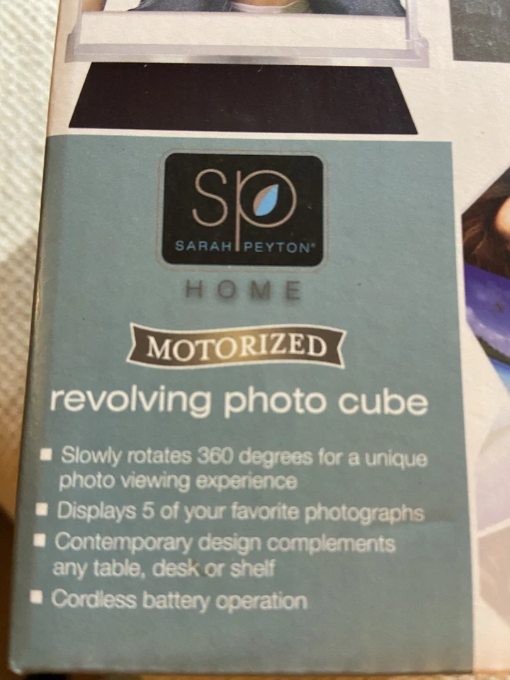 Cubo de fotos giratorio para el hogar Sarah Peyton pantalla de rotación automática de 360 grados Foto 3 de 4
