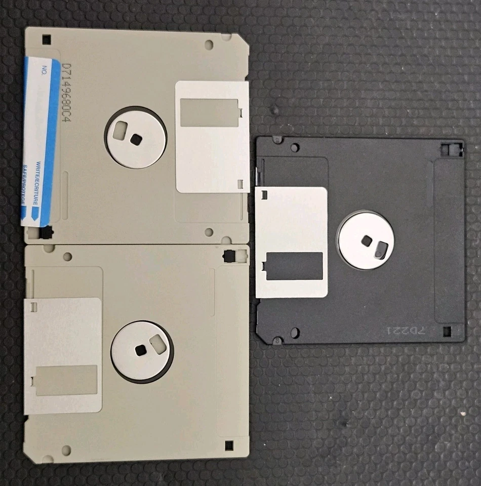 IBM AntiVirus v3.0, DOS, Windows 95/NT & OS/2 Guide/CD/Disk *AS-IS READ* - Image 3 of 4