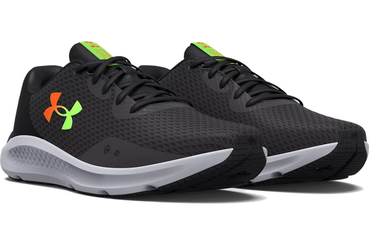 Under armour deals breathable shoes