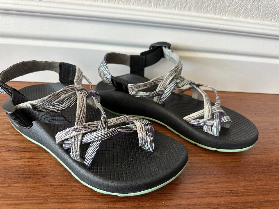 Chaco Mujer Talla W7 Verde Turquesa y Púrpura Tirantes Punta Lazo Suela Vibram Foto 3 de 4