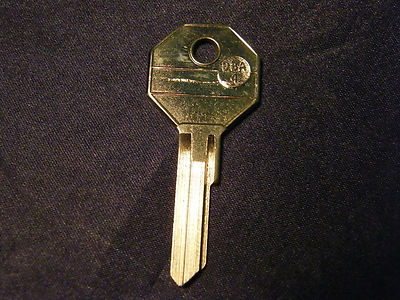 Car Key L Blank For Wartburg Doblina Trabant - Profile: L