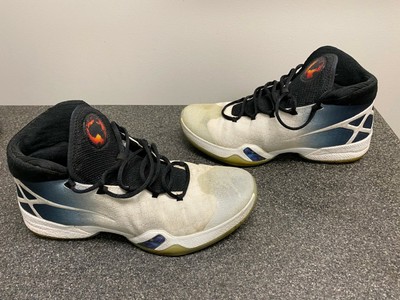 black and white jordan 30s