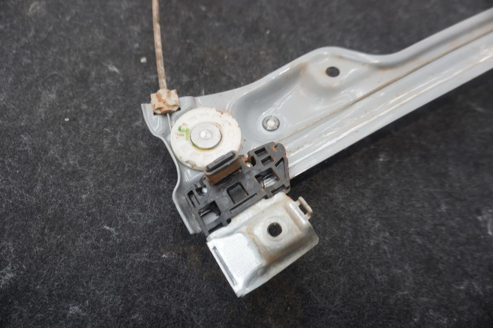 Regulador ventana puerta delantera derecha 84621038 Chevrolet Silverado 3500HD 2015-19 Foto 2 de 4