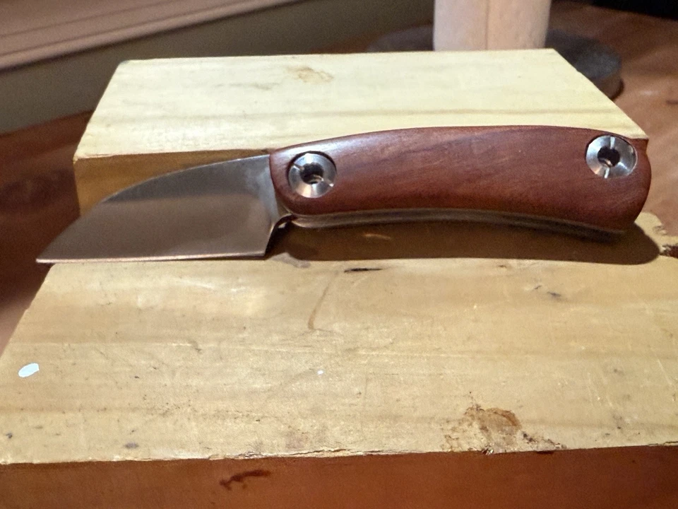 Faca de bolso dobrável estilo japonês D2 lâmina cabo de madeira aço inoxidável afiado - Imagem 4 de 4