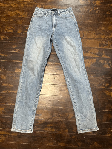 Judy Blue distressed relaxed 1/25 boyfriend fit boutique jeans