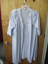VINTAGE WOMAN'S SHADOWLINE LARGE LAVENDER SHORT SLEEVE ROBE SHADOW LINE