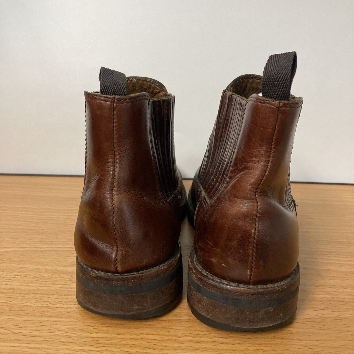 L.L. Bean Signature Men\'s Brown Leather Chelsea Boots Classic Slip-On Style 8.5 Amazon.com | L.L.Bean Men main image 4