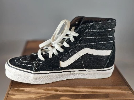 Trending: Black Vans Sneakers  High tops outfit, How to wear vans