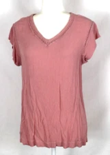 BUFFALO  PINK BLOUSE SIZE MEDIUM SHORT SLEEVE V NECK  RELAX FIT CROCHET NECKLINE