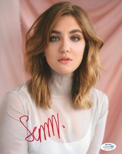 Sophie Nelisse Sexy Yellowjackets Autographed Signed 8x10 Photo ACOA
