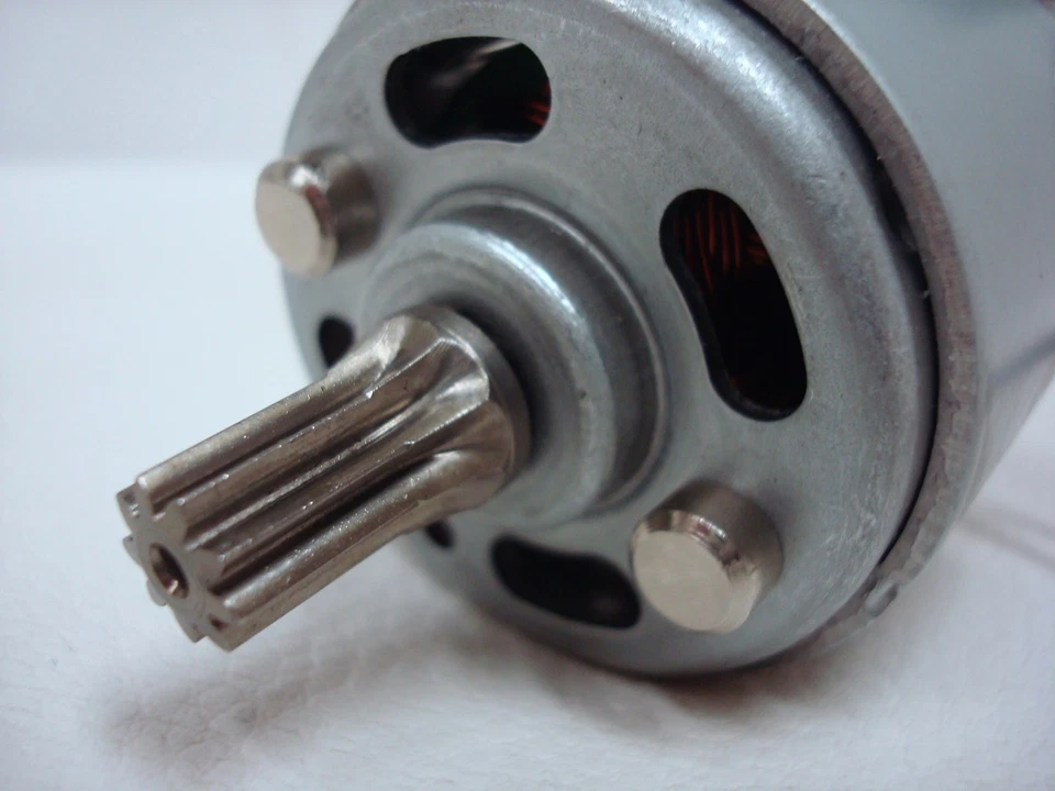 Bosch New Genuine Cordless 18V Motor Part # 2609199313 for 24618 25618 IWH181 ++ - Image 3 of 4