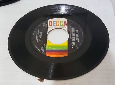 BRENDA LEE 45 Rpm Everybody Loves me but you/Here comes that Feeling Decca 1962