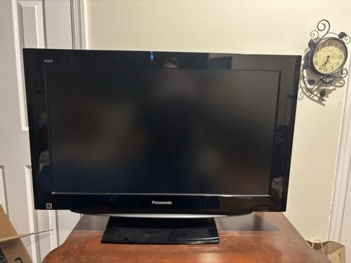 Panasonic TC-32LX85 32" LCD TV Black HDMI AV Inputs 60Hz 2008