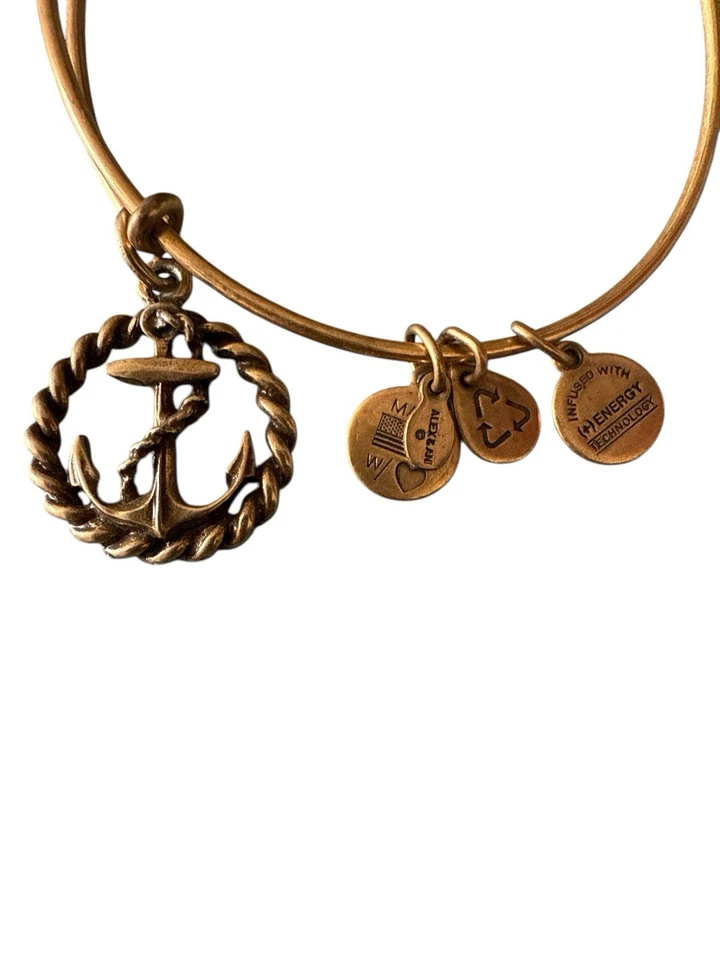 Brazalete colgante deslizante con dije de oro con cuerda y ancla ALEX AND ANI Foto 2 de 4