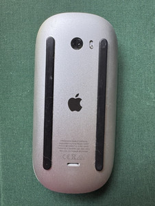 Apple Magic Mouse 2 A1657 Bluetooth Multi-Touch Rechargeable 3200 DPI 2-Button