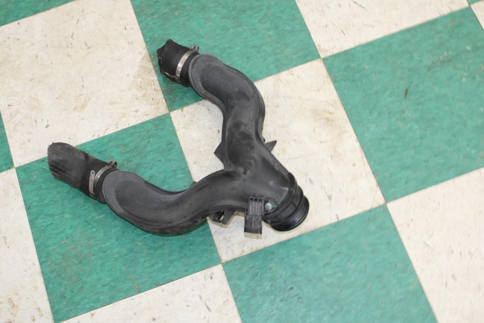 Maserati Ghibli 2014-2019 Intake duct
