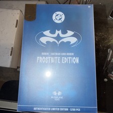 McFarlane Batman & Robin  Gold Label - Robin  Frostbite Edition