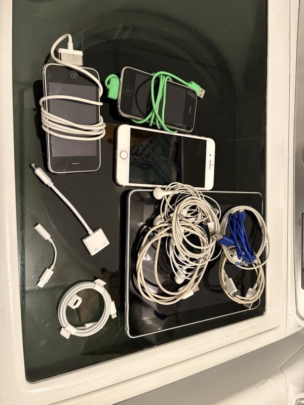 Lot Of Apple iPhones  iPad  Cables