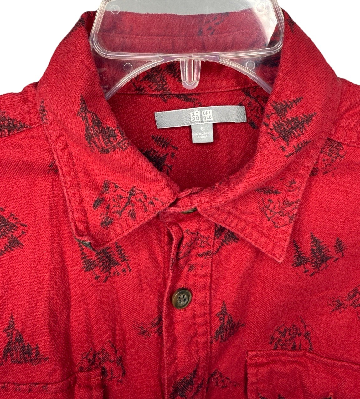 Uniqlo Men's Small Red Mountain Tree All Over Print Long Sleeve Button Up Shirt